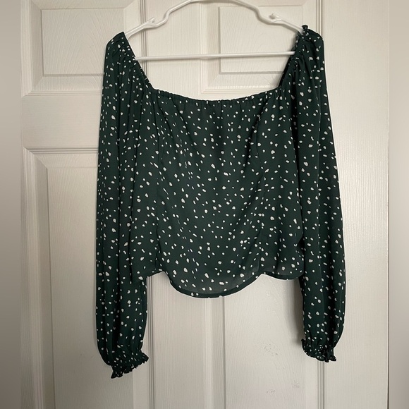 Abercrombie & Fitch Tops - Abercrombie & Fitch Forest Green & White Speckled Terrazo Cropped Blouse size XL